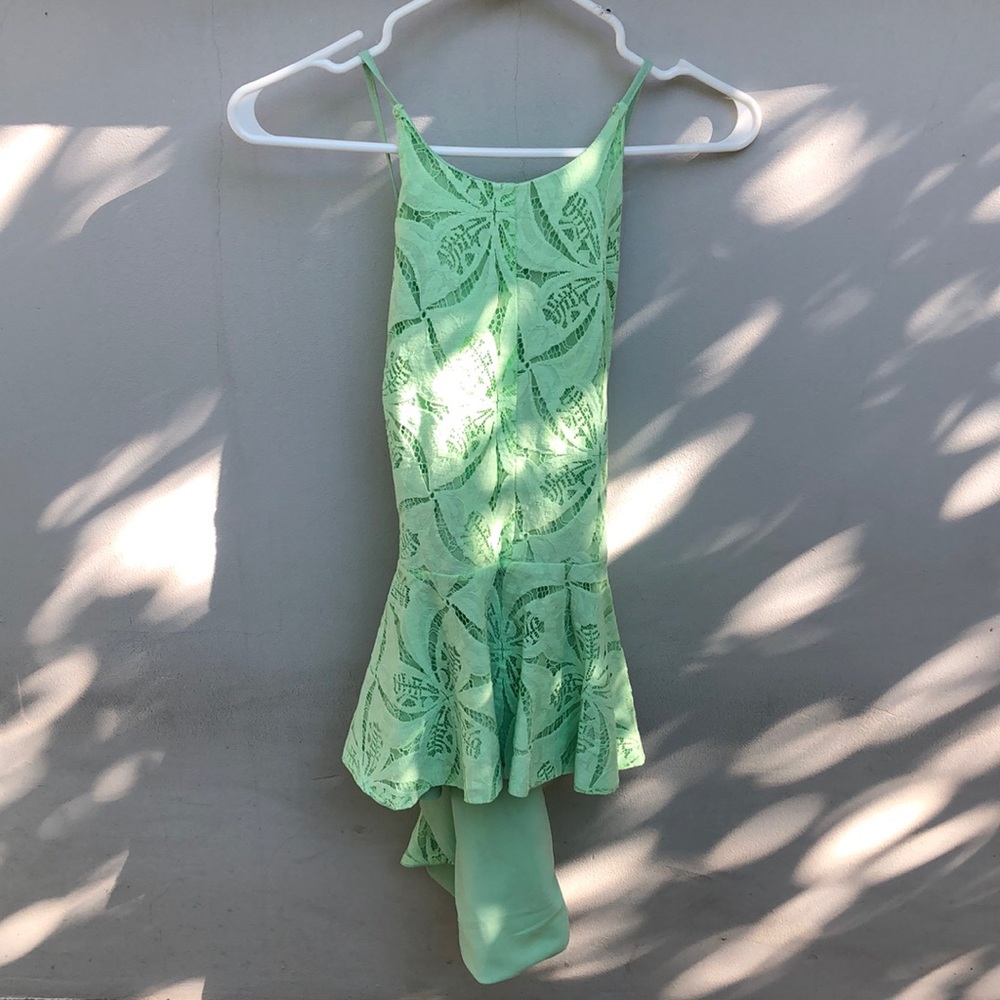 ☀️ NWOT Light Pastel Green High Low Top - Size M - Picture 8 of 12